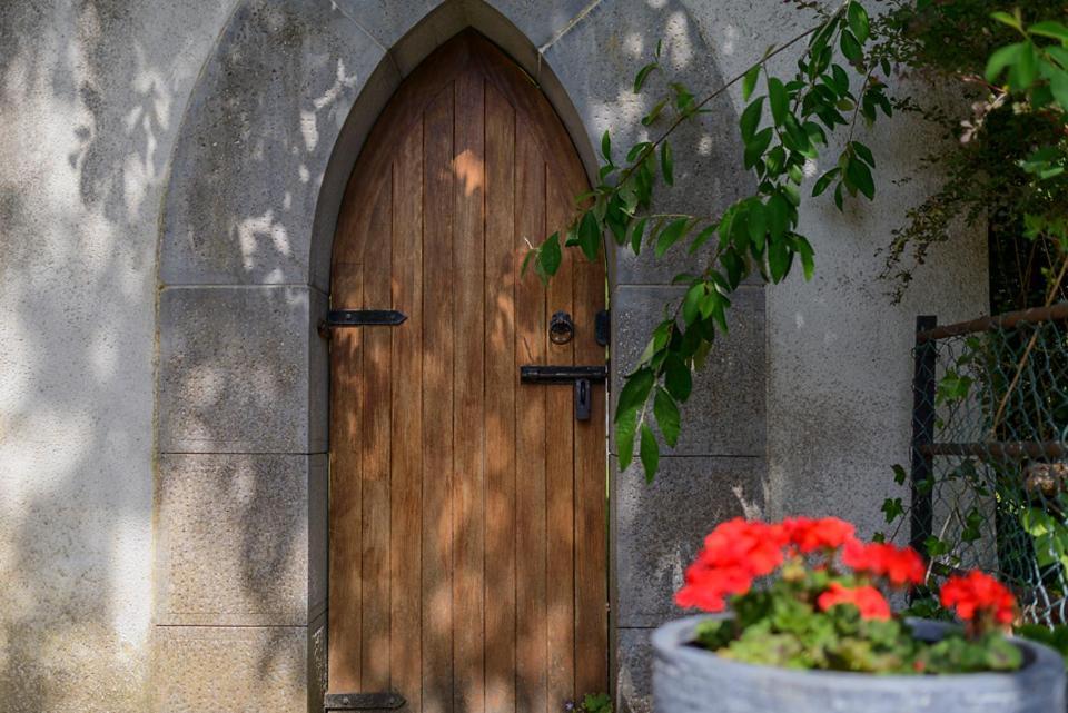 Hawthorn Hut Kilkenny Glamping At Jenkinstown House Hotel Jenkinstown Park Exterior photo